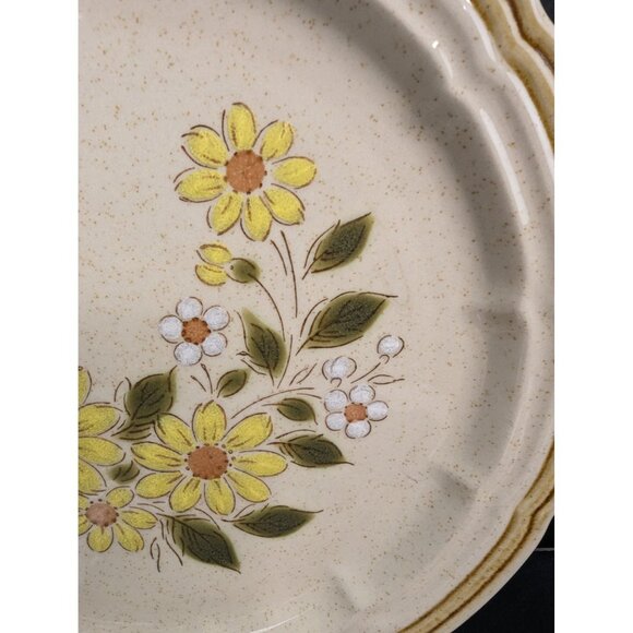 Crown Manor Handpainted Stoneware Spring Daisy 10 1/2" Dinner Plate Set of 2 - Picture 3 of 7